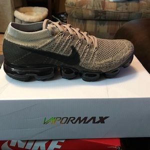 NIKE AIR VAPORMAX FLYKNIT